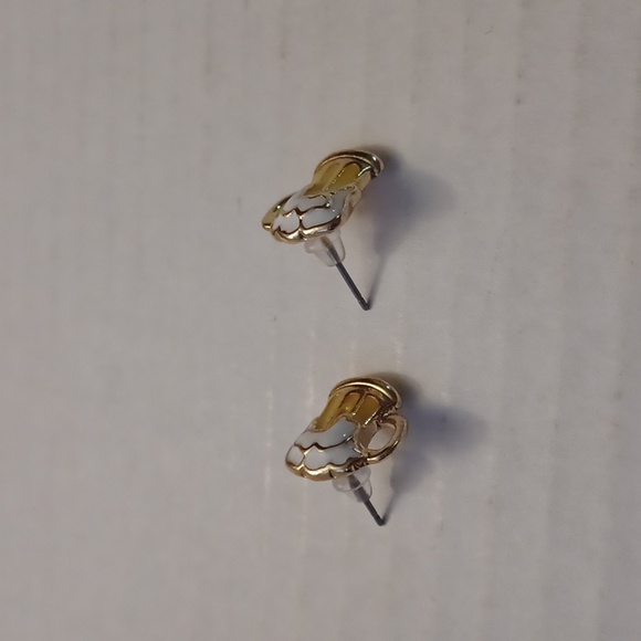 4/$40 New Cartoon Beer Mugs Stud Earrings - Picture 5 of 6